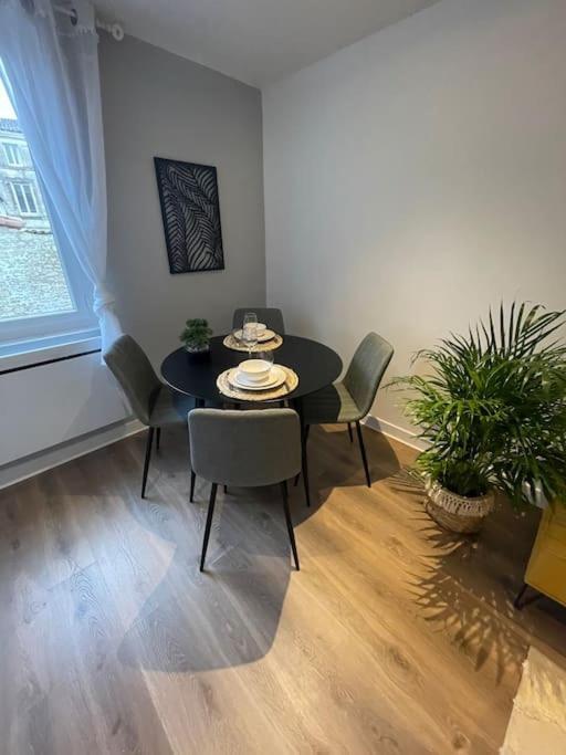 Le Sunny-Hyper Centre -Proche Gare - Paisible -Wifi Hd -Netflix-Ideal Couple Business Et Famille Niort Exterior foto